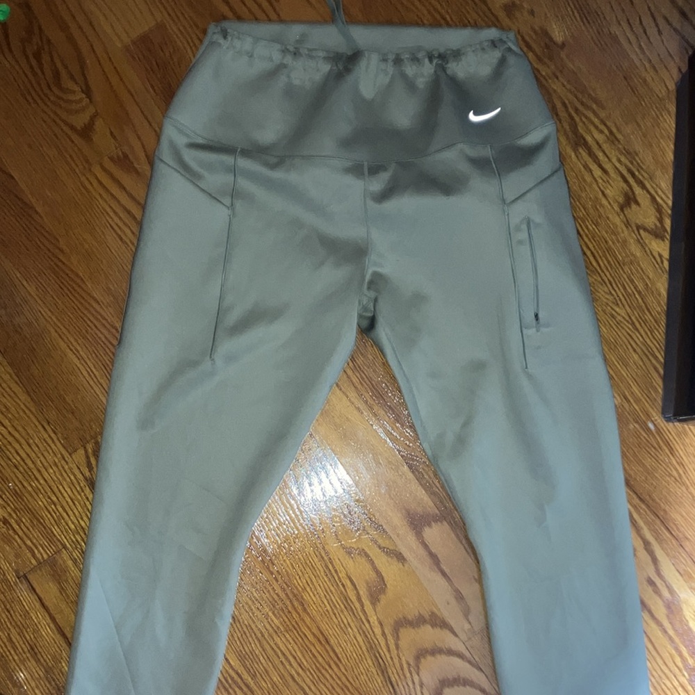 Woman’s XL Nike Dri-Fit Army Green Athletic Pants (NWT)